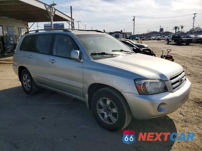 Czwarte zdjęcie samochodu z boku: 2005 TOYOTA HIGHLANDER LIMITED VIN:JTEDP21A850082157 - miniatura