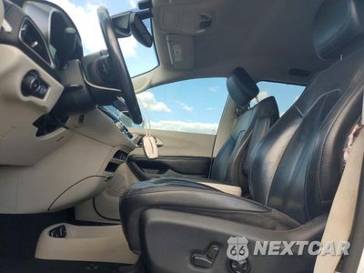 Zdjęcie 7 z 13 samochodu: 2021 CHRYSLER PACIFICA TOURING L VIN:2C4RC1BG3MR596781 - miniatura