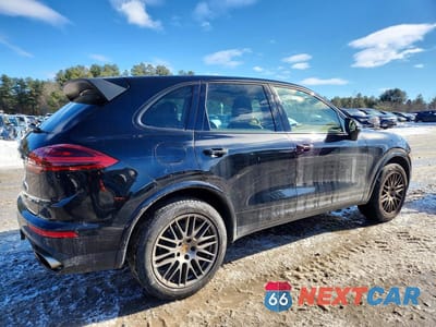 Trzecie zdjęcie samochodu z tyłu: 2017 PORSCHE CAYENNE VIN:WP1AA2A24HKA85940 - miniatura