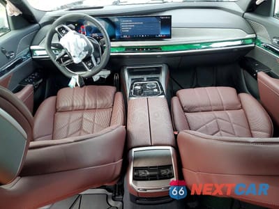Zdjęcie 8 z 12 samochodu: 2025 BMW 760 XI VIN:WBA33EJ0XSCV31673 - miniatura