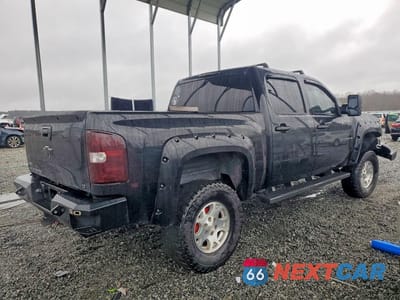 Trzecie zdjęcie samochodu z tyłu: 2011 CHEVROLET SILVERADO C1500 LT VIN:3GCPCSE01BG339195 - miniatura