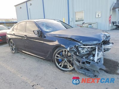 Czwarte zdjęcie samochodu z boku: 2019 BMW M550XI VIN:WBAJB9C52KB465023 - miniatura