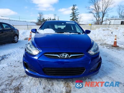 Piąte zdjęcie samochodu w środku: 2013 HYUNDAI ACCENT GLS VIN:KMHCT4AE7DU429538 - miniatura