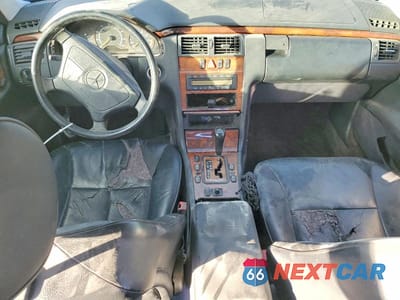 Zdjęcie 8 z 12 samochodu: 1999 MERCEDES-BENZ E 320 VIN:WDBJF65H3XA858165 - miniatura