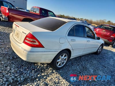 Trzecie zdjęcie samochodu z tyłu: 2003 MERCEDES-BENZ C 240 4MATIC VIN:WDBRF81J93F419220 - miniatura