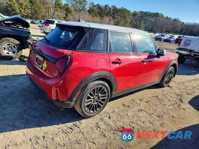 Trzecie zdjęcie samochodu z tyłu: 2026 MINI COOPER BASE VIN:WMW43GD0XT2X81613 - miniatura