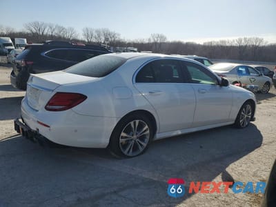 Trzecie zdjęcie samochodu z tyłu: 2017 MERCEDES-BENZ E 300 VIN:WDDZF4JB7HA089932 - miniatura