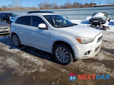 Czwarte zdjęcie samochodu z boku: 2011 MITSUBISHI OUTLANDER SPORT SE VIN:JA4AR4AU5BZ005383 - miniatura