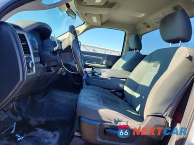 Zdjęcie 7 z 12 samochodu: 2017 RAM 1500 ST VIN:3C6JR6DT5HG675343 - miniatura