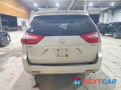 Zdjęcie 6 z 12 samochodu: 2017 TOYOTA SIENNA VIN:5TDKZ3DCXHS857939 - miniatura