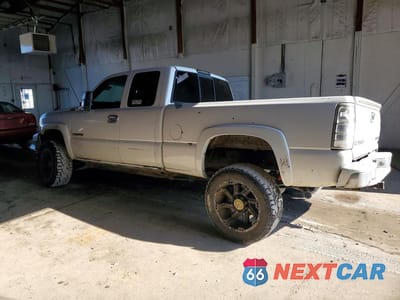 Drugie zdjęcie samochodu z przodu: 2005 CHEVROLET SILVERADO K2500 HEAVY DUTY VIN:1GCHK29U65E237794 - miniatura