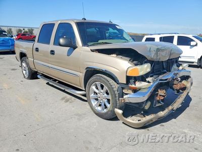 Czwarte zdjęcie samochodu z boku: 2005 GMC NEW SIERRA C1500 VIN:2GTEC13T451116208 - miniatura