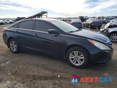 Czwarte zdjęcie samochodu z boku: 2013 HYUNDAI SONATA GLS VIN:5NPEB4AC2DH805815 - miniatura