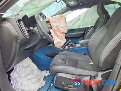 Zdjęcie 7 z 14 samochodu: 2023 VOLVO XC40 RECHARGE PLUS VIN:YV4ED3UL5P2107525 - miniatura