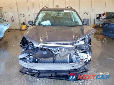 Piąte zdjęcie samochodu w środku: 2021 SUBARU FORESTER PREMIUM VIN:JF2SKAJC8MH411253 - miniatura