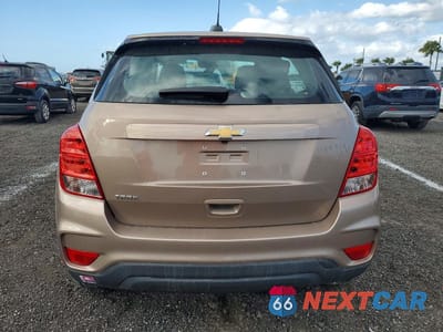 Zdjęcie 6 z 13 samochodu: 2018 CHEVROLET TRAX LS VIN:3GNCJKSB9JL410747 - miniatura