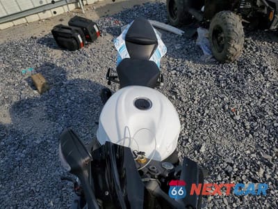 Piąte zdjęcie samochodu w środku: 2025 SUZUKI GSX-R600 VIN:JS1GN7FA3S7101238 - miniatura