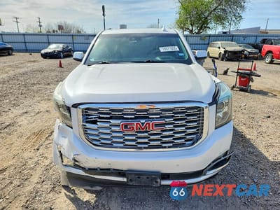 Piąte zdjęcie samochodu w środku: 2019 GMC YUKON XL DENALI VIN:1GKS1HKJ8KR200783 - miniatura