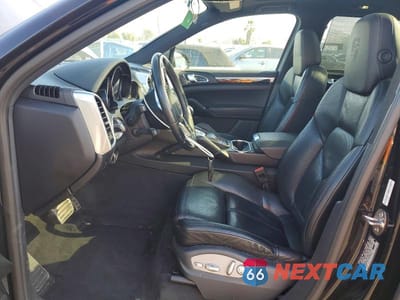 Zdjęcie 7 z 14 samochodu: 2017 PORSCHE CAYENNE SE HYBRID PLATINUM VIN:WP1AE2A21HLA74991 - miniatura