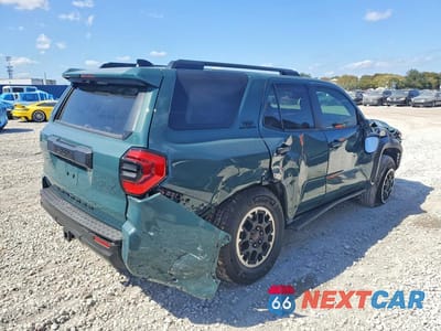 Trzecie zdjęcie samochodu z tyłu: 2025 TOYOTA 4RUNNER SR5 VIN:JTEVA5BR1S5068675 - miniatura
