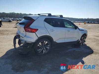 Trzecie zdjęcie samochodu z tyłu: 2024 VOLVO XC40 PLUS VIN:YV4L12UL0R2295769 - miniatura