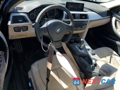 Zdjęcie 8 z 12 samochodu: 2017 BMW 320 I VIN:WBA8E1G51HNU14847 - miniatura