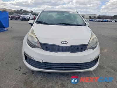 Piąte zdjęcie samochodu w środku: 2016 KIA RIO LX VIN:KNADM4A38G6598526 - miniatura