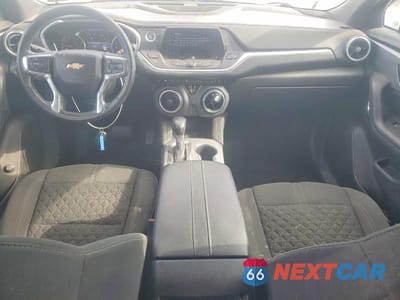 Zdjęcie 8 z 11 samochodu: 2019 CHEVROLET BLAZER 2LT VIN:3GNKBGRS4KS674865 - miniatura