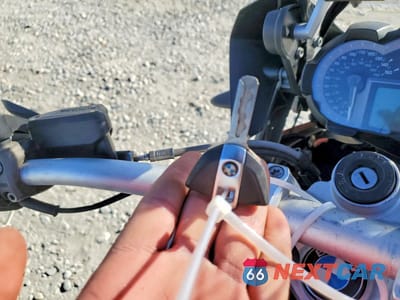 Zdjęcie 8 z 9 samochodu: 2013 BMW R1200 GS VIN:WB10A1102DZ183689 - miniatura