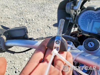 Zdjęcie 8 z 9 samochodu: 2013 BMW R1200 GS VIN:WB10A1102DZ183689 - miniatura