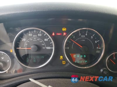 Zdjęcie 9 z 12 samochodu: 2015 JEEP WRANGLER UNLIMITED SAHARA VIN:1C4HJWEG6FL528447 - miniatura