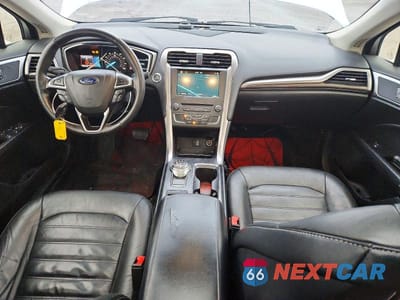 Zdjęcie 8 z 12 samochodu: 2017 FORD FUSION SE VIN:3FA6P0T91HR121315 - miniatura
