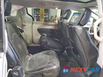 Zdjęcie 11 z 14 samochodu: 2017 CHRYSLER PACIFICA LIMITED VIN:2C4RC1GGXHR669790 - miniatura