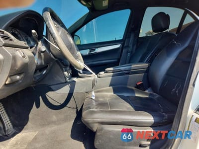 Zdjęcie 7 z 12 samochodu: 2008 MERCEDES-BENZ C 300 VIN:WDDGF54X88F064822 - miniatura