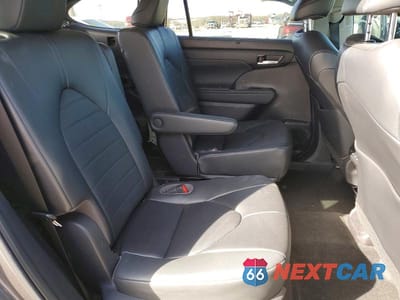 Zdjęcie 11 z 13 samochodu: 2023 TOYOTA HIGHLANDER L VIN:5TDKDRAH8PS512957 - miniatura