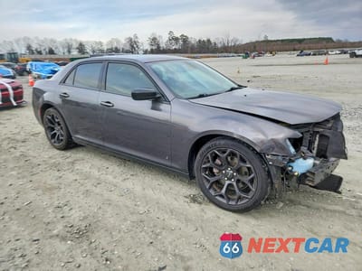 Czwarte zdjęcie samochodu z boku: 2019 CHRYSLER 300 TOURING VIN:2C3CCAAG6KH555995 - miniatura