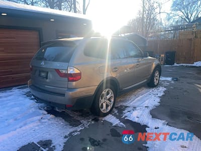 Czwarte zdjęcie samochodu z boku: 2009 BMW X3 XDRIVE30I VIN:WBXPC93499WJ24502 - miniatura