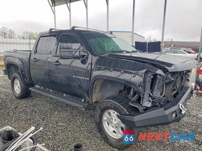 Czwarte zdjęcie samochodu z boku: 2011 CHEVROLET SILVERADO C1500 LT VIN:3GCPCSE01BG339195 - miniatura