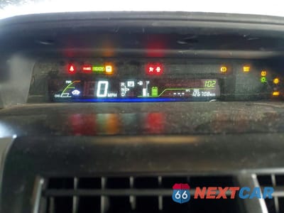 Zdjęcie 9 z 12 samochodu: 2013 TOYOTA PRIUS V VIN:JTDZN3EUXD3193025 - miniatura