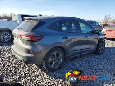 Trzecie zdjęcie samochodu z tyłu: 2024 FORD ESCAPE ST LINE VIN:1FMCU0MN6RUB31586 - miniatura