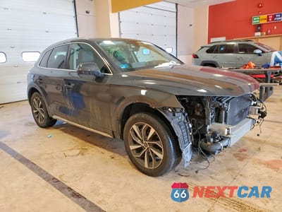 Czwarte zdjęcie samochodu z boku: 2021 AUDI Q5 PREMIUM PLUS VIN:WA1BAAFY9M2046245 - miniatura