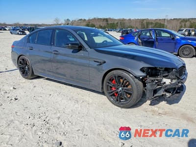 Czwarte zdjęcie samochodu z boku: 2021 BMW M5 VIN:WBS83CH08MCG82044 - miniatura