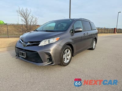 Drugie zdjęcie samochodu z przodu: 2018 TOYOTA SIENNA LE 8-PASSENGER VIN:5TDKZ3DC1JS925096 - miniatura