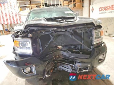 Piąte zdjęcie samochodu w środku: 2019 GMC SIERRA K2500 DENALI VIN:1GT12SEY1KF175530 - miniatura