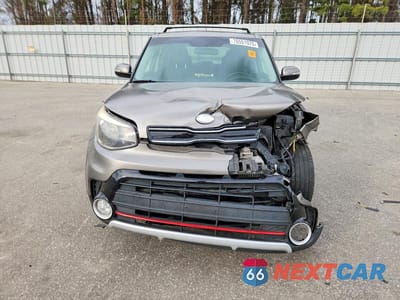 Piąte zdjęcie samochodu w środku: 2018 KIA SOUL ! VIN:KNDJX3AA2J7580238 - miniatura