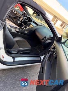 Piąte zdjęcie samochodu w środku: 2017 JAGUAR F-TYPE VIN:SAJWA6ET1H8K43103 - miniatura