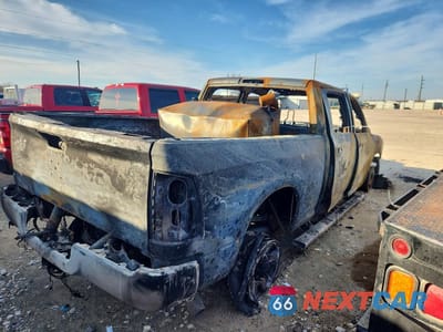 Trzecie zdjęcie samochodu z tyłu: 2021 RAM 2500 TRADESMAN VIN:3C6UR5CL7MG676657 - miniatura