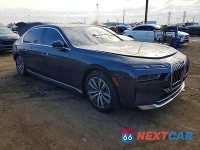 Czwarte zdjęcie samochodu z boku: 2024 BMW I7 EDRIVE50 VIN:WBY43EJ0XRCS04707 - miniatura