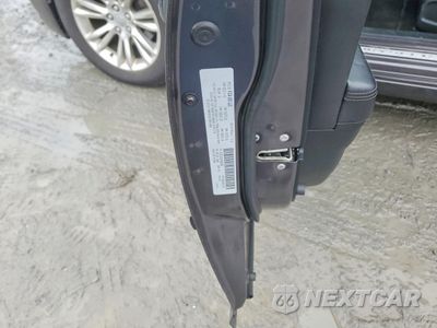Zdjęcie 12 z 13 samochodu: 2015 CHRYSLER 300C VIN:2C3CCAEG2FH853993 - miniatura