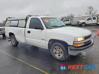 Czwarte zdjęcie samochodu z boku: 2000 CHEVROLET SILVERADO VIN:1GCEC14W5YE304960 - miniatura